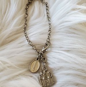 [3/45 SALE] Disney charm bracelet 🏰